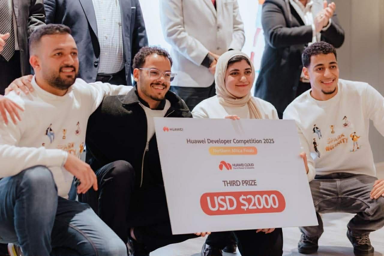 The team holding the third prize cheque, Huawei Developer Competition 2025